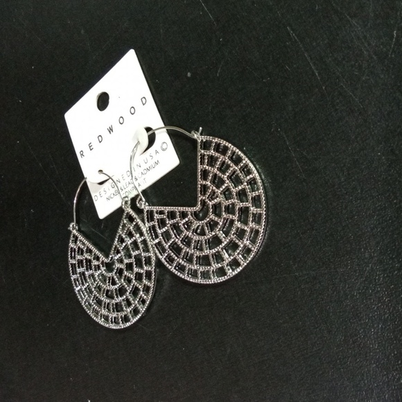 Silver Spider Web Earrings NEW - Picture 4 of 4